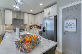 106 N 8th St in Nashville, TN - Building Photo - Building Photo