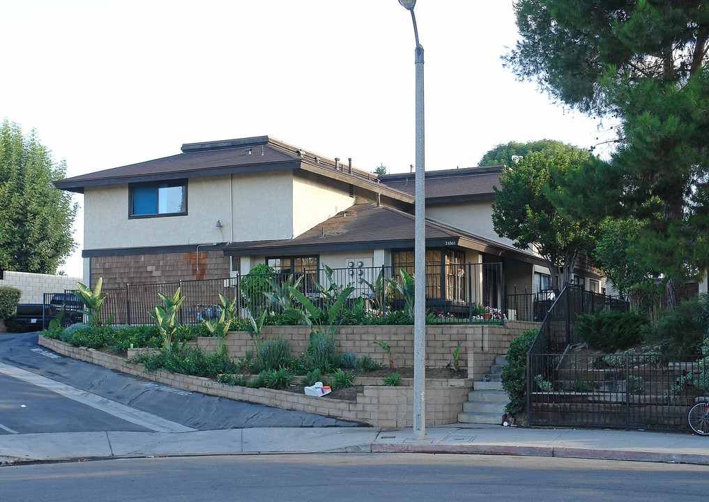 24501 Bendricon Ln in Lake Forest, CA - Building Photo