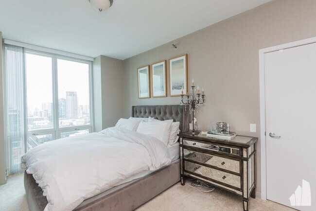 757 N Orleans St, Unit 2009 in Chicago, IL - Foto de edificio - Building Photo