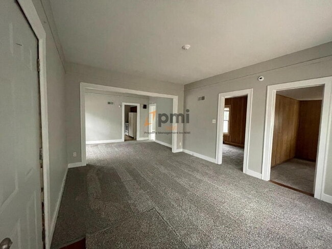 property at 6516 Meadow Ln Ave