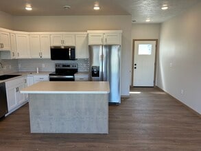 6103 S Alki Pl in Sioux Falls, SD - Building Photo - Building Photo