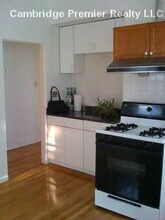 103 Sciarappa St, Unit 1 in Cambridge, MA - Building Photo - Building Photo