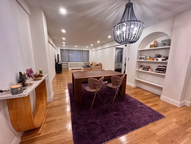property at 425 E 63rd St