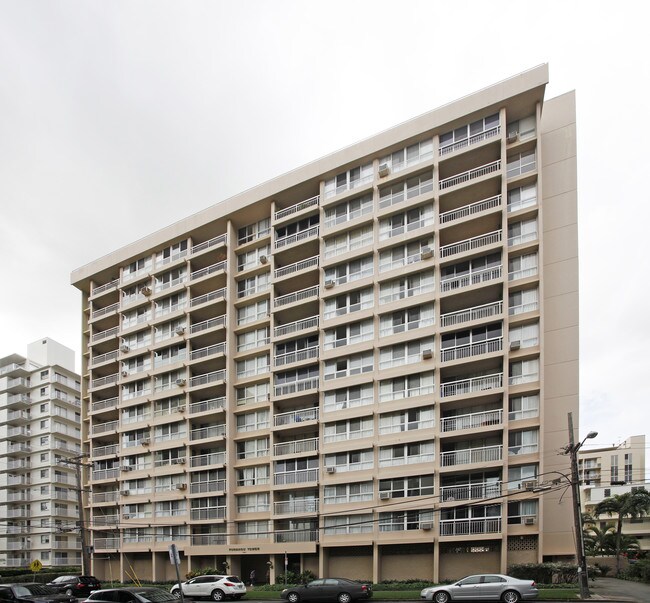 Punahou Tower in Honolulu, HI - Foto de edificio - Building Photo