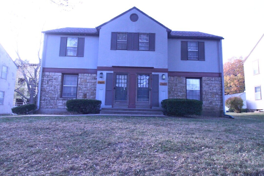 7604 Terrace St in Kansas City, MO - Building Photo