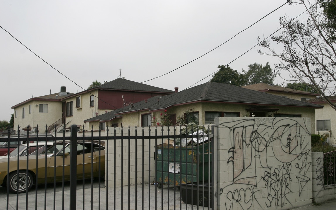1307-1311 E Peck St in Compton, CA - Foto de edificio