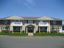 Fairfield Courtyard At Deer Park Apartments