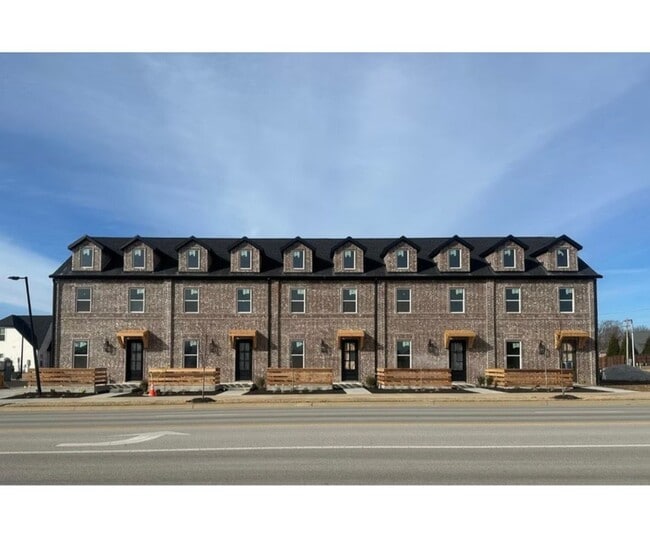 property at 5902 S Bellview Rd