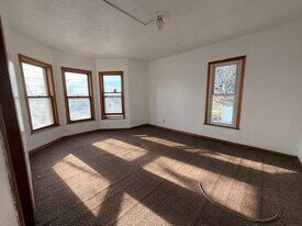 2102 2nd Ave N in Fort Dodge, IA - Building Photo