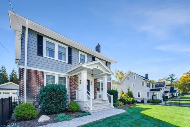 2 Loantaka Way in Madison, NJ - Building Photo - Building Photo