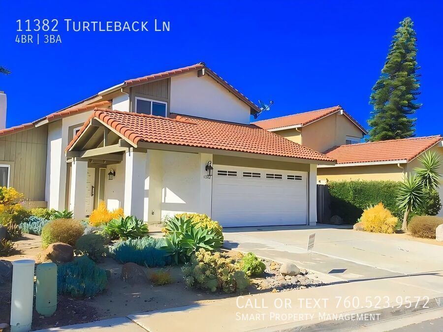 11382 Turtleback Ln in San Diego, CA - Foto de edificio