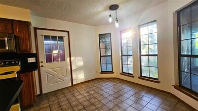 1700 Kendolph Dr in Denton, TX - Building Photo - Building Photo