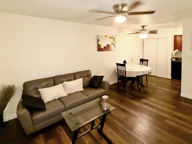 4444 N 7th Ave, Unit B221