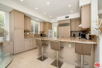 7201 Rock Ridge Terrace in Los Angeles, CA - Building Photo - Building Photo