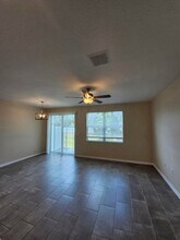4041 Hot Springs Ave in Palm Springs, FL - Foto de edificio - Building Photo