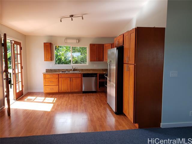 70 Kaneohe Bay Dr in Kailua, HI - Foto de edificio