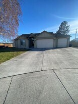1527 Judith St in Moses Lake, WA - Building Photo