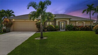 3023 SW 23rd Ave in Cape Coral, FL - Building Photo
