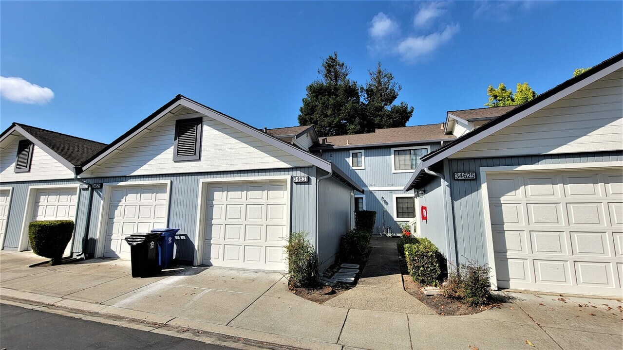 34631 Musk Terrace in Fremont, CA - Building Photo