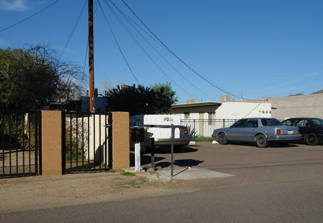 9036 N 9th St in Phoenix, AZ - Building Photo - Building Photo