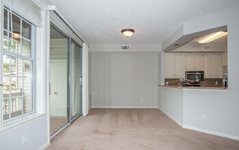 6954 Ellingham Cir, Unit C in Alexandria, VA - Building Photo - Building Photo
