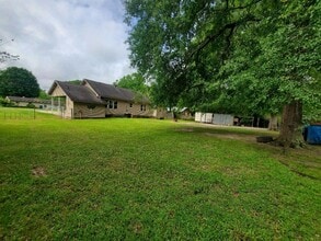 1014 W 9th St in Deridder, LA - Foto de edificio - Building Photo