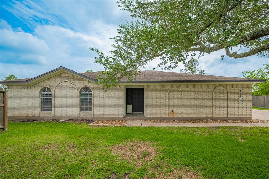 11235 FM1764 in Santa Fe, TX - Building Photo