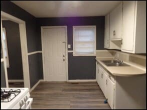 2115 W 16th St in North Little Rock, AR - Foto de edificio - Building Photo