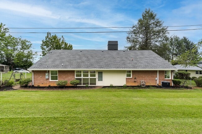101 McCormick Cir in Greeneville, TN - Building Photo - Building Photo
