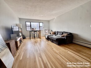 97 Spring St, Unit C5 in Boston, MA - Foto de edificio - Building Photo