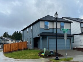 2945 N 3rd Way in Ridgefield, WA - Building Photo - Building Photo