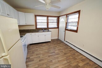 512 S Park Dr-Unit -C in Salisbury, MD - Foto de edificio - Building Photo