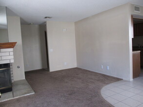 4251 Sanderling Cir in Las Vegas, NV - Building Photo - Building Photo