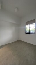 2535 NE 182nd St, Unit A3 in North Miami Beach, FL - Building Photo - Building Photo