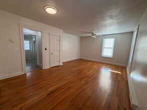 1736 Main St in Pleasant Valley, NY - Building Photo - Building Photo