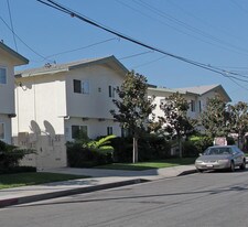 Newton Apartments in Bell, CA - Building Photo