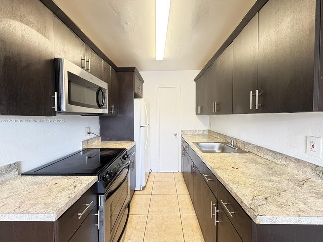 property at 1333 S Dixie Hwy