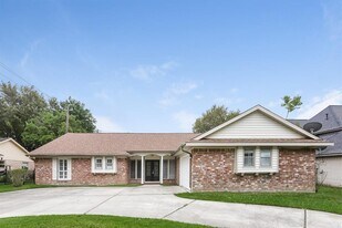 2223 Masters Ln in Missouri City, TX - Building Photo
