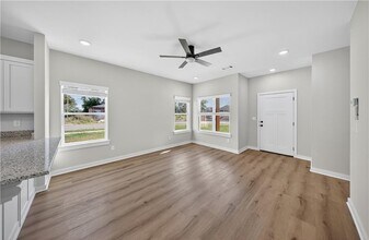 601 Cosmos St in Centerton, AR - Building Photo - Building Photo