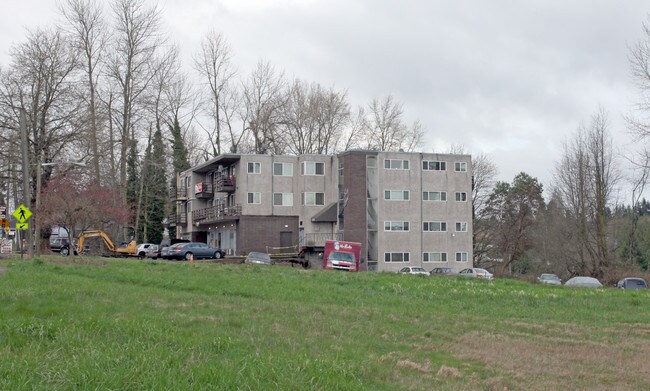 Skyline Apartments in Seattle, WA - Building Photo - Building Photo