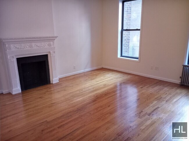 BEAUTIFUL EXTRA LARGE STUDIO IN PRIME MIDT in New York, NY - Building Photo - Building Photo