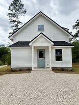 2 Lake Ellen Dr in Crawfordville, FL - Building Photo