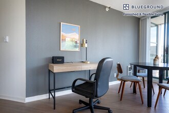 2 Townsend St in San Francisco, CA - Building Photo - Building Photo
