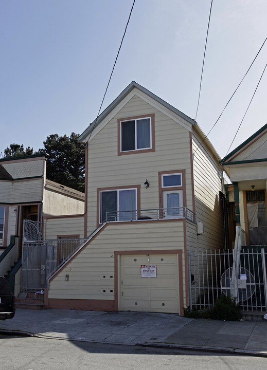 1639 Kirkwood Ave in San Francisco, CA - Building Photo