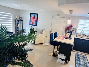 3101 SW 27th Ave in Coral Gables, FL - Building Photo - Building Photo