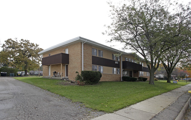 111 Cumming St in Delavan, WI - Foto de edificio - Building Photo