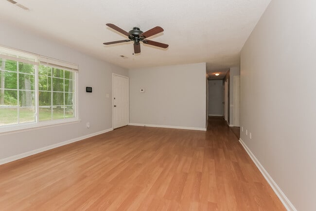 109 Neal Ave in Stockbridge, GA - Foto de edificio - Building Photo