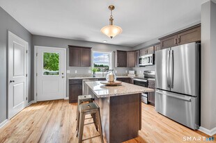 88 Woodhouse Ave in Wallingford, CT - Building Photo