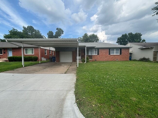 property at 2633 S Toledo Ave