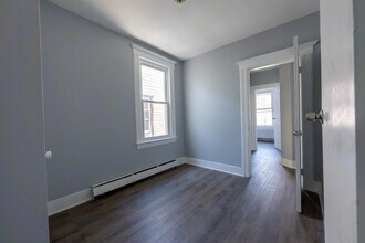 229 Bidwell Ave in Jersey City, NJ - Building Photo - Building Photo